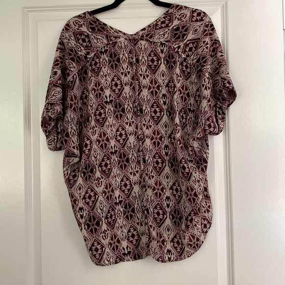 Patterned top - Picture 3 of 3